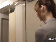 老公出差，美颜人妻为陌生男人充当性爱教师