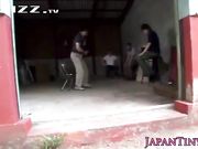 宅男福利-姑娘爬山被色狼轮奸