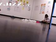 女同系列-两个极品美女在一起搞les