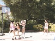 一群爆乳妹子打篮球,看的老衲鼻血止不住的流