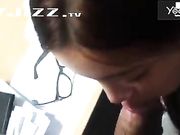 最近网络疯传的名校大美女和男友书桌上爱爱流出