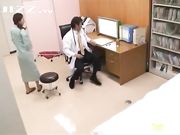 诊室内的春光 无良医生艳福不浅 工作之便伸猥琐之手