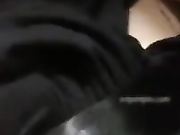 饥渴丰满少妇主播晚上出击勾引个像猪肉佬的胖司机路边车震对白有趣