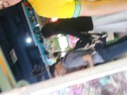 激情大胆偷拍逛夜市的短裙美女 看得我JJ都硬了