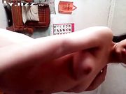 农村豹纹内裤八字大奶妹子家中脱衣自拍跳裸舞 内裤套头跳舞