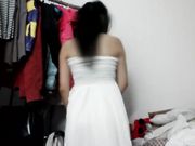 涉世未深年轻小演员为了上镜出名被禽兽导演诱骗脱衣2