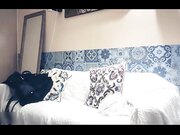 清纯可爱学生妹被抱着雪白的屁股悬挂式插逼