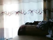 年轻小伙在性感少妇家里客厅的沙发上操她