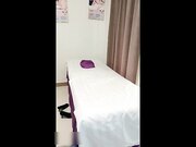 按摩店的黑丝骚技师主动勾引小哥啪啪
