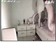 居家夫妻做爱忘关摄像头 被黑客入侵看了场直播