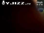 天气太热了,妹子出门都不穿内裤了