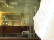 约炮农村小妹偷拍她洗澡