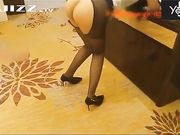 酒店中多体位抽插情趣极品黑丝长腿妹