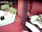 情趣酒店水滴摄像头监控偷拍很会玩的眼镜情侣各种姿势有点重温玉蒲团的感觉