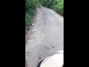 户外勾引啪啪啪 淫荡姐妹花 偏僻小树林旁 勾搭眼镜小哥