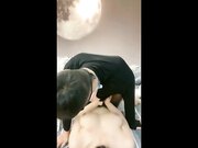 跪着深喉整根插入 69姿势掰穴舔逼 拉着项圈后入猛操