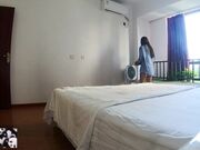 强操放假熟睡在床上的姐姐