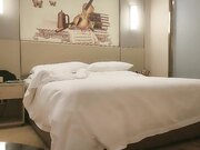 约炮气质甜美极品外围埋头口交揉穴调情后入