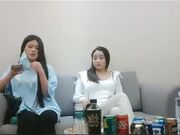 把老婆闺蜜双腿抗肩上猛操