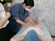 给女顾客催情逼上药玩双飞揉奶玩逼欲火焚身