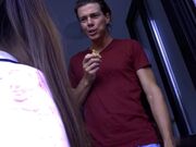 重口味美女化身性爱僵尸鼻子插笔还玩3P抽插