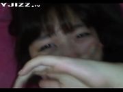 可爱女友的逼被鸡巴高速抽插流出了很多淫水