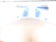 还穿着手术服医生直接在手术台啪啪