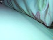 妹子们熟睡后悄悄掀开被子