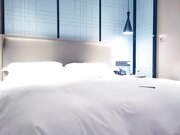 约操清纯甜美短裙小姐姐舌吻调情扶屌骑乘01