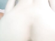 没有男人女用硅胶大屌娃娃 深喉18CM大屌 骑上来特写深插 猛扣骚逼高潮喷水