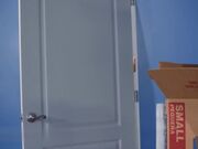 维罗妮卡·阿夫卢夫不仅仅是对她的新房客马库斯·杜普利进行背景调查