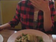 和赖利·里德的POV约会在她可爱的小脸上留下了Cum