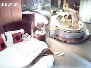 情趣酒店水滴摄像头偷拍健壮男和美女洗完鸳鸯浴激情啪啪对白清晰