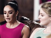 GIRLSWAY性感美洲豹Sheena Ryder为了和保姆上床而撒谎