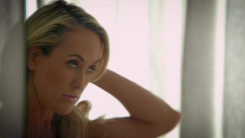 黑皮肤欺骗米尔夫·布兰迪·洛夫的第一只大黑公鸡