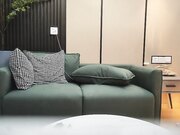 约操校花少女抱着打桩机抽插