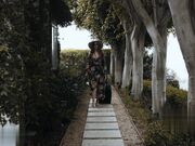 DEEPER LENA逼丈夫在她面前和情人做爱