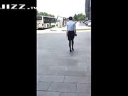 达叔街射 第14弹尾随OL射黑丝上被发现了 屏幕黑了自己脑补