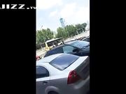 达叔街射 第14弹尾随OL射黑丝上被发现了 屏幕黑了自己脑补