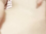 甜美乖巧新人小姐姐 居家和小男友操逼 抓起大屌吸吮 正入抽插要尿尿