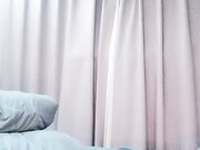 丝袜足交少女玩弄阴茎揉捏蛋蛋上瘾