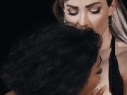 机车配高挑性感美人妖野外激情吃JJ毒龙舔屁眼超长肉棒操菊花玩的就是刺激