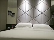 气质不错甜美花裙妹子 舌吻隔着内裤摸逼洗完澡口交舔弄 抱起屁股抽插晃动奶子