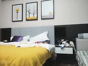 小宝寻花齐逼短裤骑在身上调情69口交侧入猛操