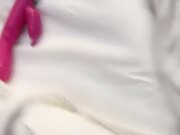 新人下海美女 外表甜美酒店开房 收费房开操 骑脸插嘴振动棒插穴 叫起来好骚