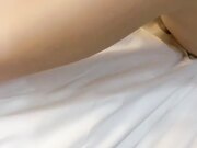 新人下海美女 外表甜美酒店开房 收费房开操 骑脸插嘴振动棒插穴 叫起来好骚