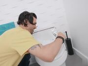 荡妇莉莉奖励 乔迪和瑞奇帮助她热辣三人行