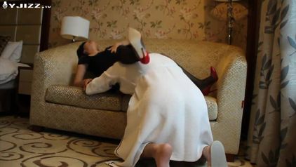 4P震撼来袭喜欢驯服少妇 酒店狠操性感妖娆骚妇叫声淫荡无套外射