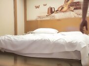 探花偷拍-极品高端外围馒头嫩穴被后入爆干