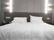 探花深夜场性感黑衣大长腿妹子啪啪 乳推舔背骑坐自己动后入抽插猛操